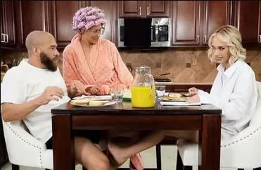 ujizz young blonde seduced stepbrother into sex in the kitchen