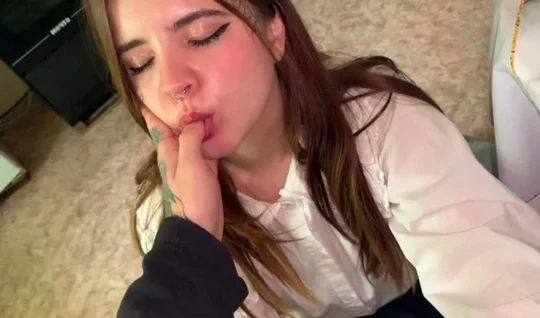 Youjizz student returns home and immediately sucks